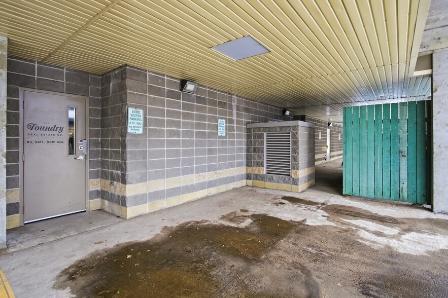 More Photos Of 9411 98 Av NW, Edmonton Office For Sale