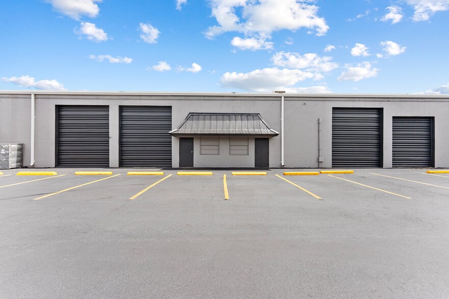 Primary Photo Of 3501-3531 NW 19th St, Fort Lauderdale Unknown For Lease