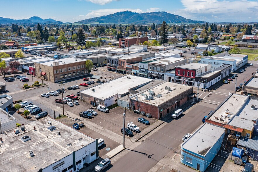 More Photos Of 707 S Main St, Lebanon Office For Lease