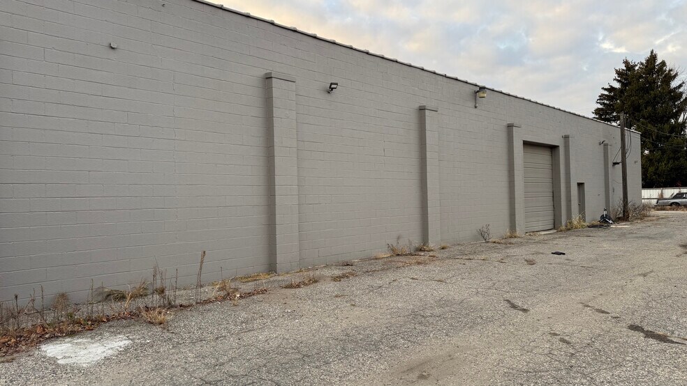 More Photos Of 1818 Monroe St, Carleton General Retail For Sale