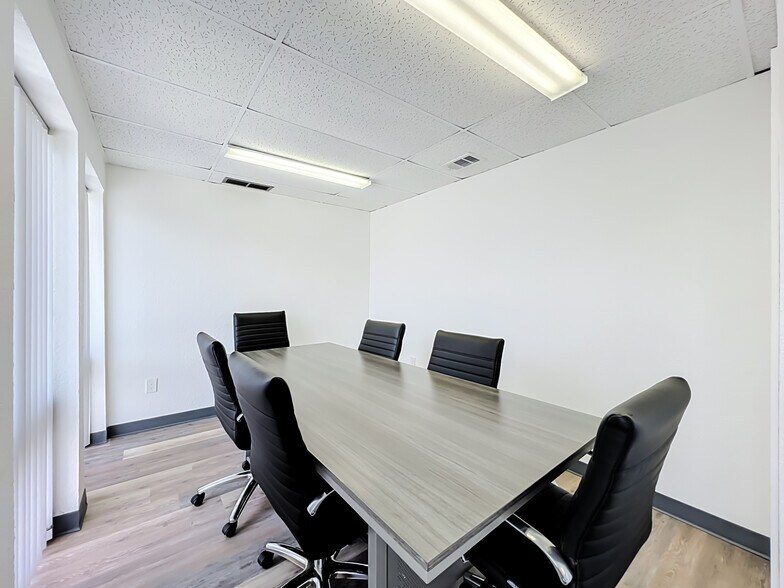 More Photos Of 180 S County Road 427, Longwood General Retail For Lease