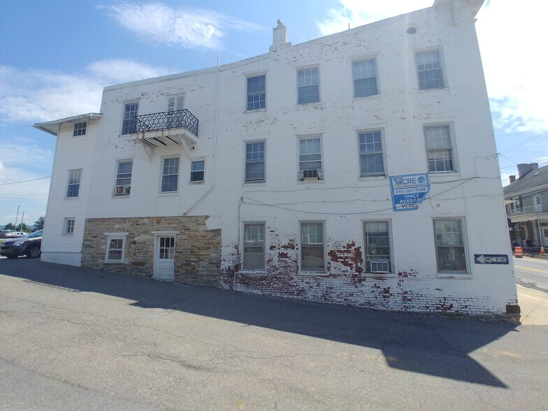 More Photos Of 123 W Main St, Middletown Storefront Retail Office For Lease