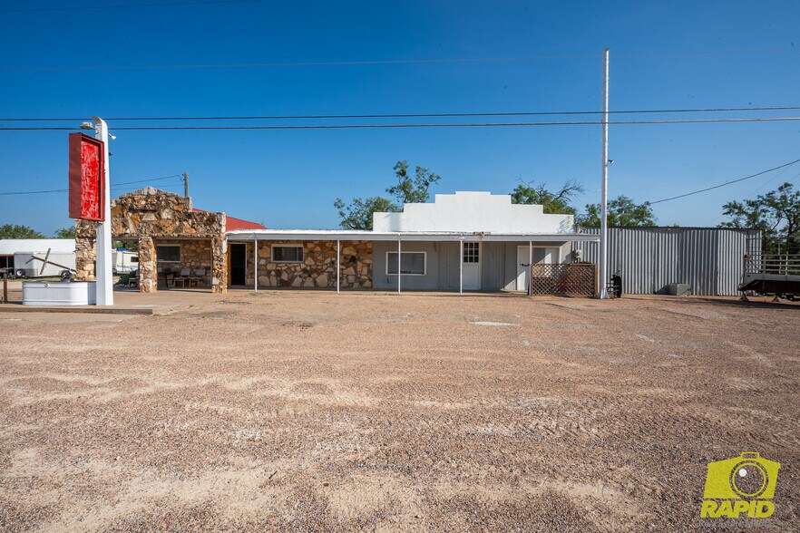 More Photos Of 425 Highland Park, Robert Lee Flex For Sale