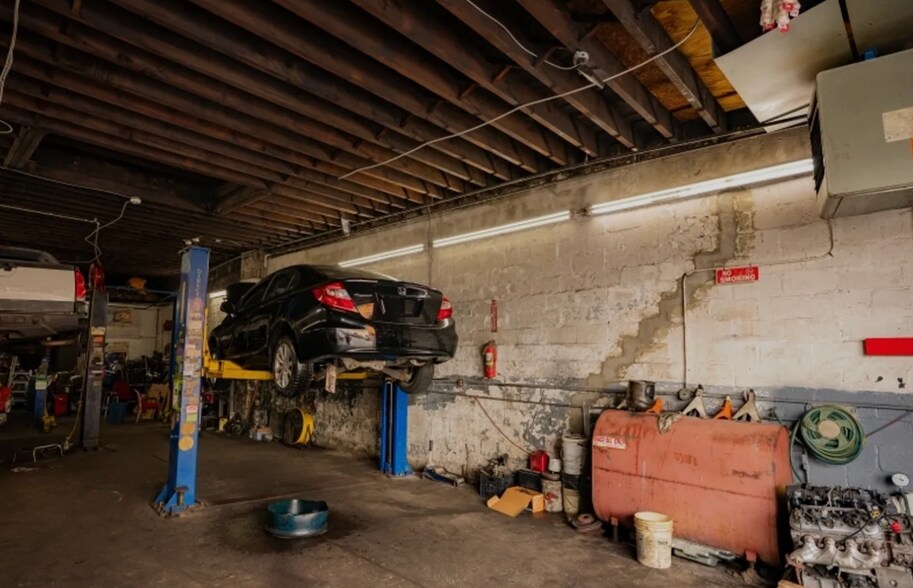 More Photos Of 195 Miller St, Newark General Retail For Sale