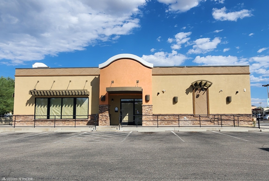 Primary Photo Of 9410 E Golf Links Rd, Tucson Fast Food For Lease