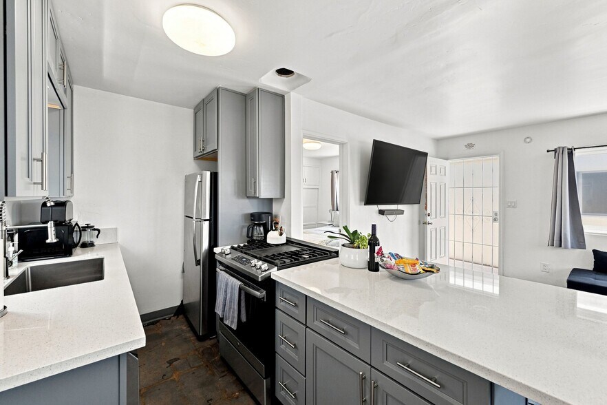 More Photos Of 5157 Muir Ave, San Diego Apartments For Sale