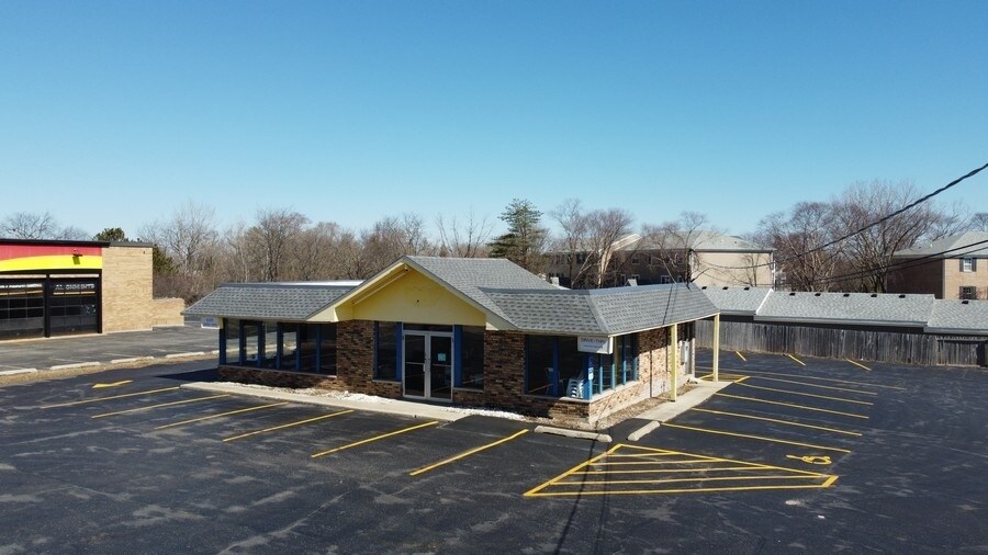 Primary Photo Of 1124 N Milwaukee Ave, Libertyville General Retail For Lease