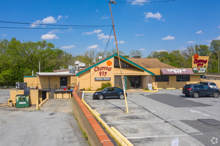 More Photos Of 714 Greenbank Rd, Wilmington Restaurant For Lease