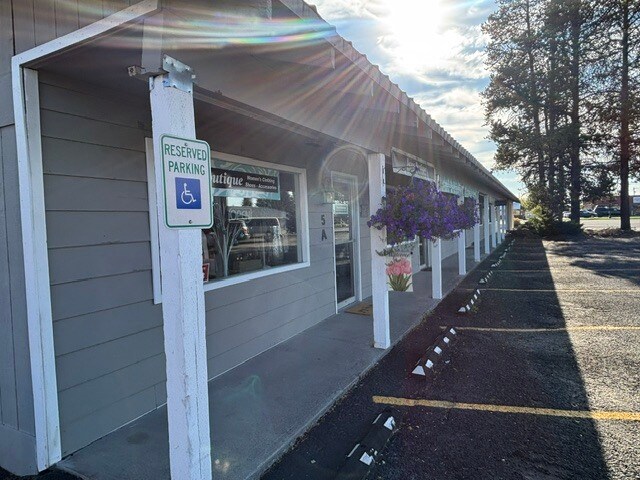 More Photos Of 51470 Highway 97, La Pine General Retail For Sale