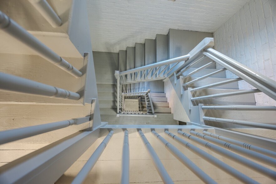 More Photos Of 229-235 Harvard St, Brookline Loft Creative Space For Lease