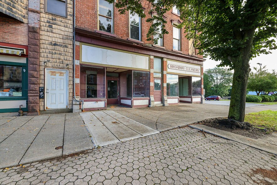 More Photos Of 114-116 W Broadway, Fulton Multifamily For Sale