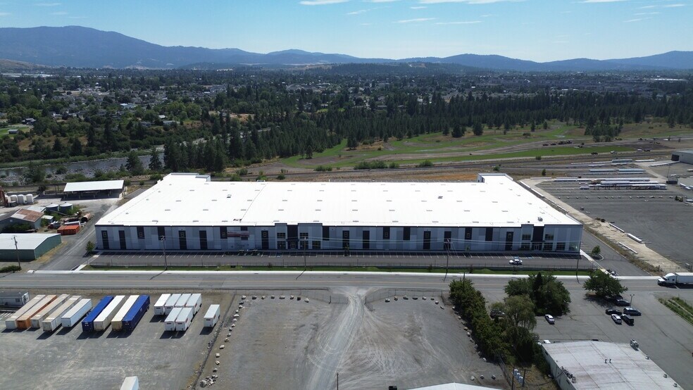 More Photos Of 17710 E Euclid Ave, Spokane Valley Distribution For Sale