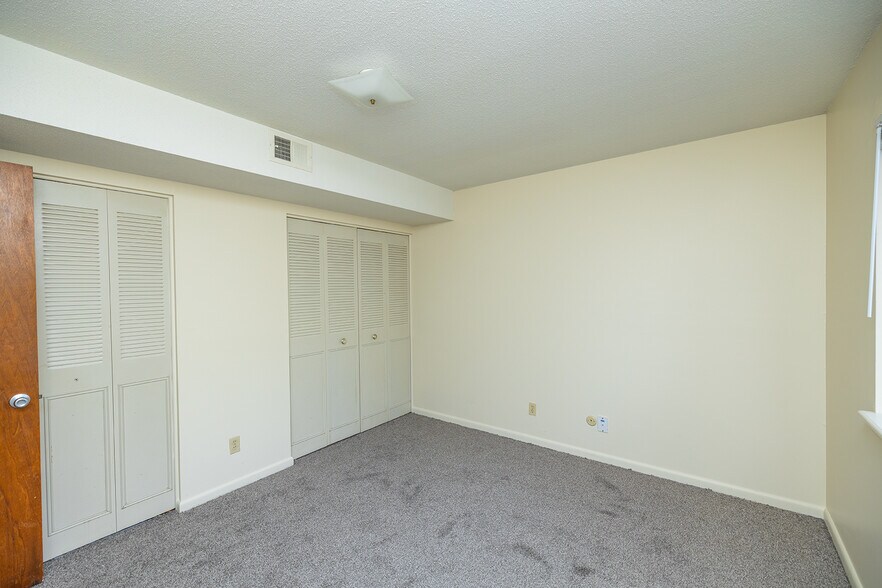 More Photos Of 2520 E Lincoln St, Wichita Apartments For Sale
