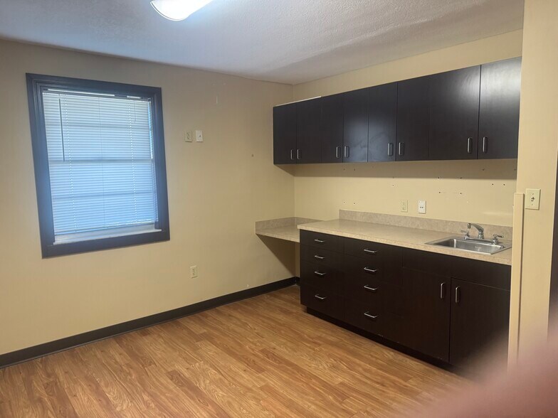 More Photos Of 6455 Gulf Blvd, Saint Petersburg Medical For Lease