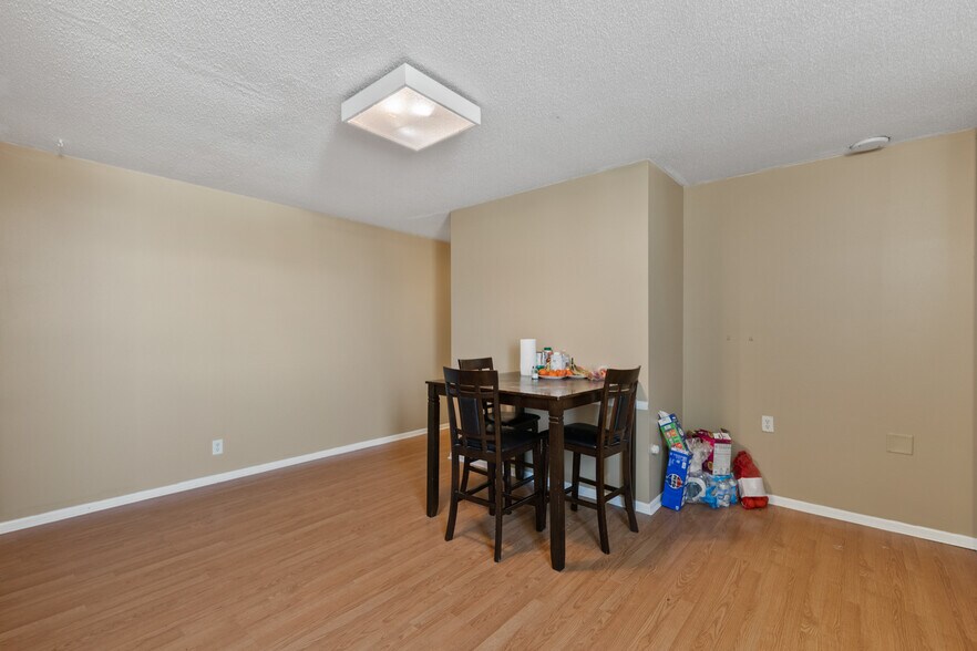 More Photos Of 2319 Vinton St, Omaha Office Residential For Sale