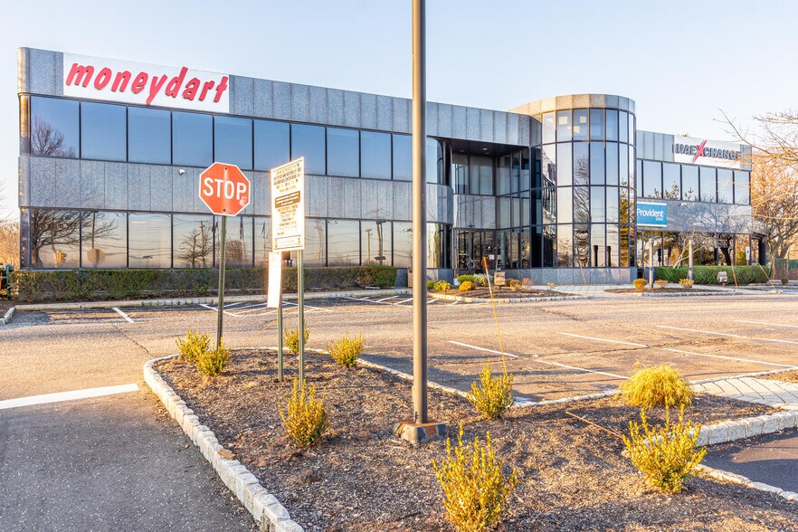 More Photos Of 1000 Woodbridge Center Dr, Woodbridge Office For Lease