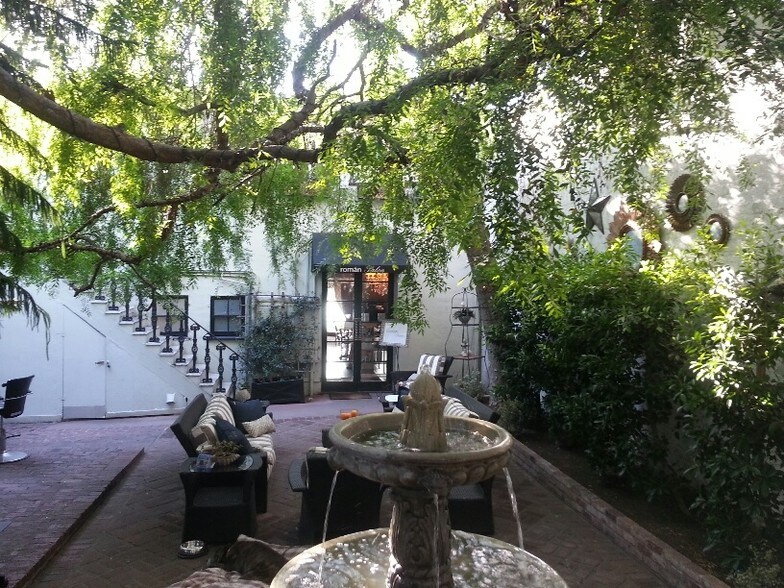 More Photos Of 818-820 N La Cienega Blvd, West Hollywood Office For Lease