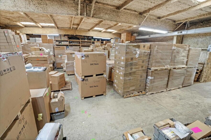 More Photos Of 311 E Corning Rd, Beecher Warehouse For Sale