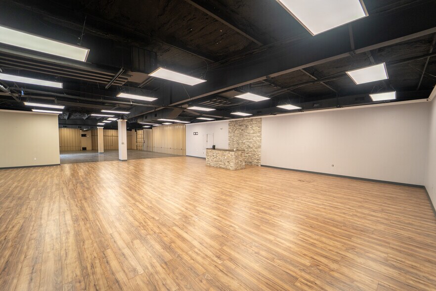 More Photos Of 6602 N Navarro St, Victoria General Retail For Sale