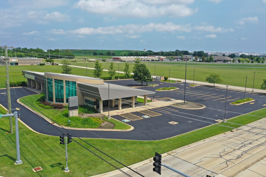 More Photos Of 16051 Weber Rd, Crest Hill Bank For Lease