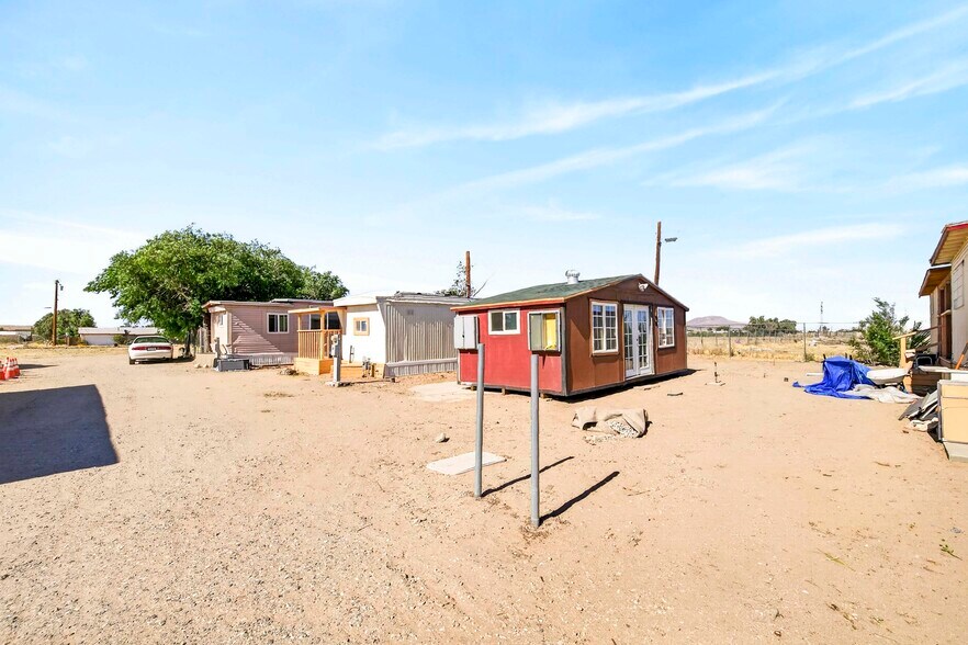 More Photos Of 11398 Bartlett Ave, Adelanto Contractor Storage Yard For Sale