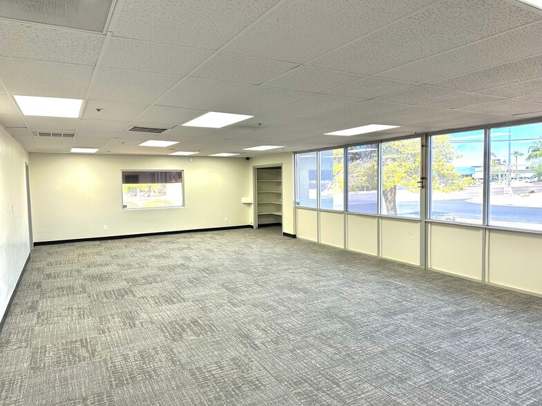 More Photos Of 21401 N 7th Ave, Phoenix Warehouse For Lease