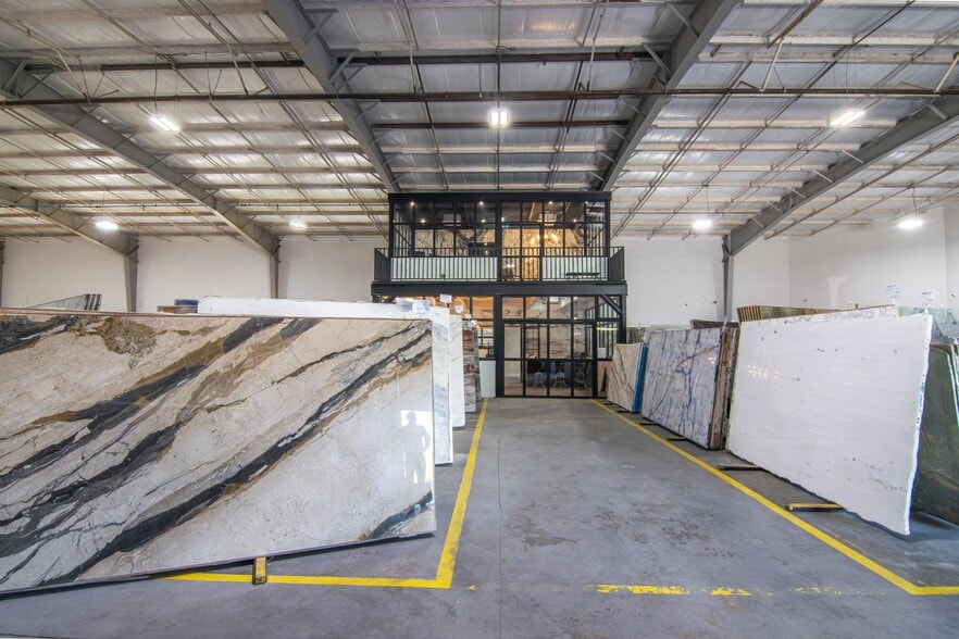 More Photos Of 1921 5th Ave S, Saint Petersburg Warehouse For Lease