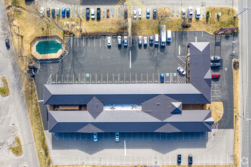 More Photos Of 631 S Cumberland St, Lebanon Hotel For Sale