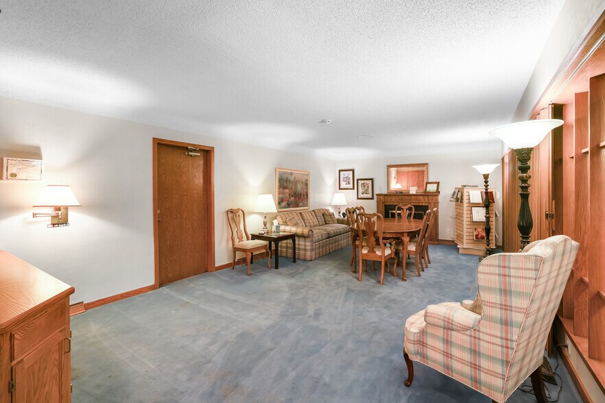 More Photos Of 1801 Commerce Blvd, Mound Funeral Home For Sale