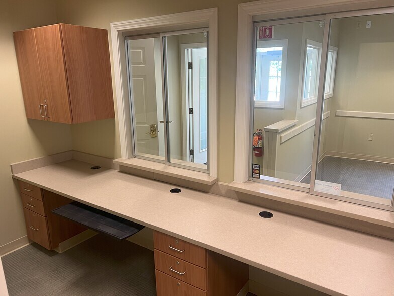 More Photos Of 21 Liberty Dr, Hebron Medical For Sale