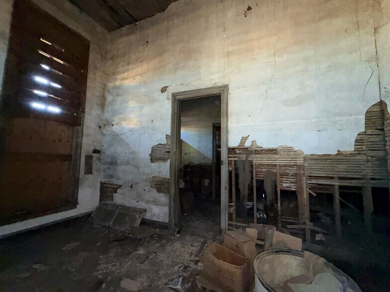 More Photos Of 300 S Randolph Ave, Eufaula Industrial For Sale