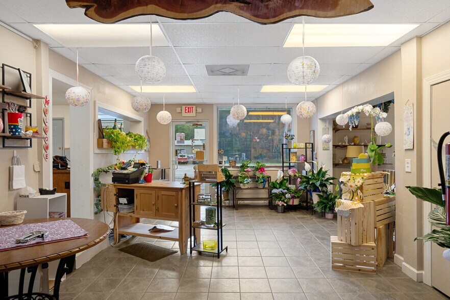 More Photos Of 7805 S Florida Ave, Floral City Freestanding For Sale