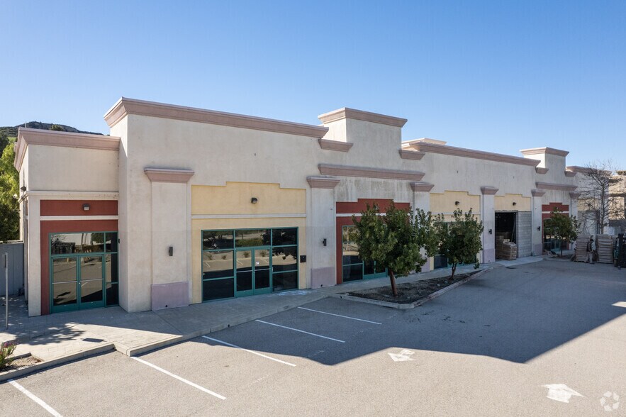 More Photos Of 31905 Castaic Rd, Castaic Unknown For Lease