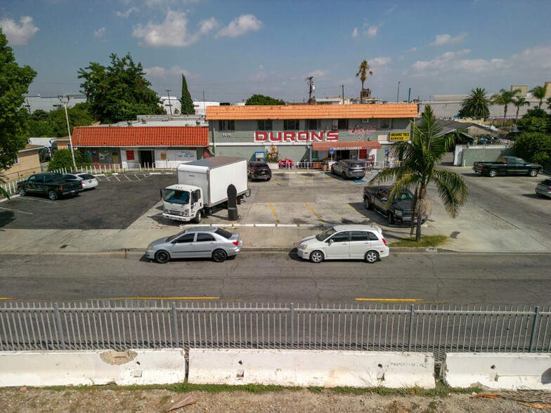 Primary Photo Of 1520-1610 N. Willowbrook ave, Compton Supermarket For Sale