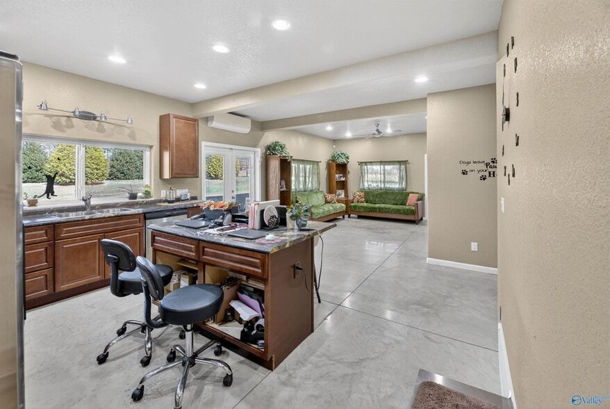 More Photos Of 1103 County Road 359, Crossville Medical For Sale