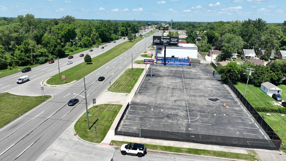 More Photos Of 16550-16512 Telegraph Rd, Detroit General Retail For Sale