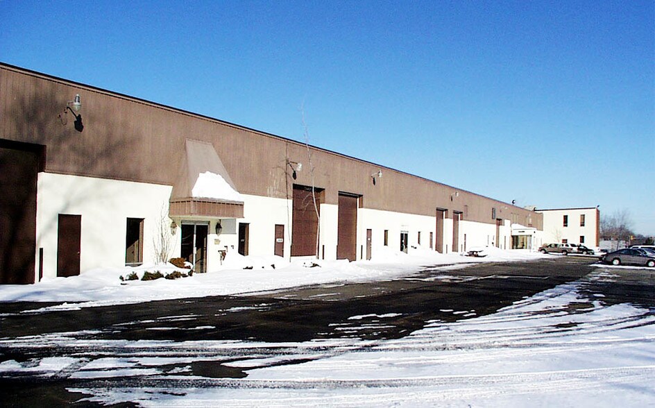 More Photos Of 2110-2130 E Aurora Rd, Twinsburg Warehouse For Sale