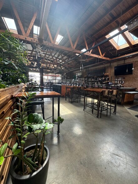 Primary Photo Of 208 S Coast Hwy, Oceanside Storefront For Lease