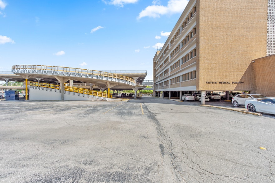 More Photos Of 1111 N Lee Ave, Oklahoma City Medical For Lease