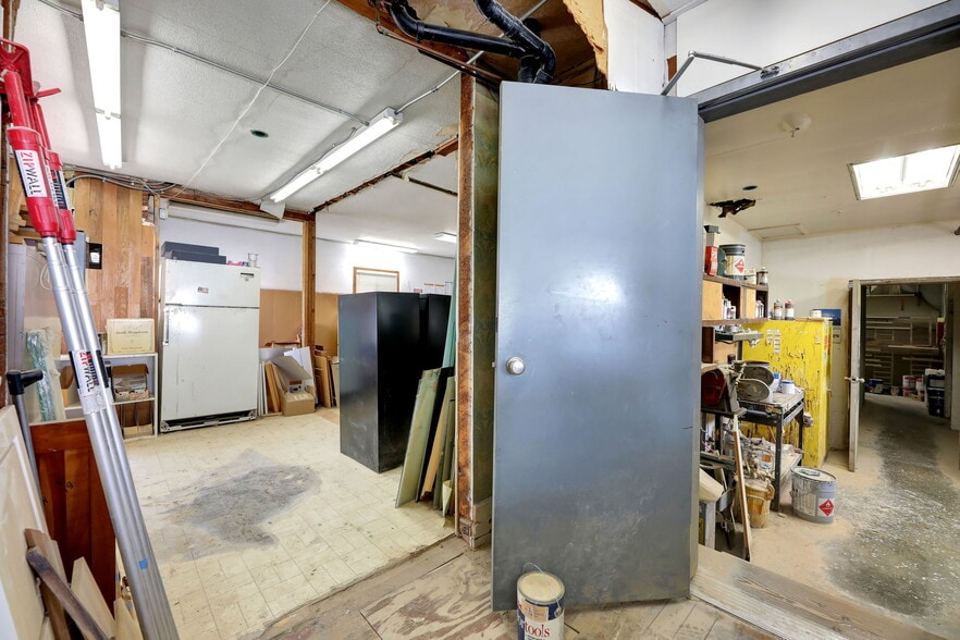 More Photos Of 1063 Beach Ave, Marysville Warehouse For Sale