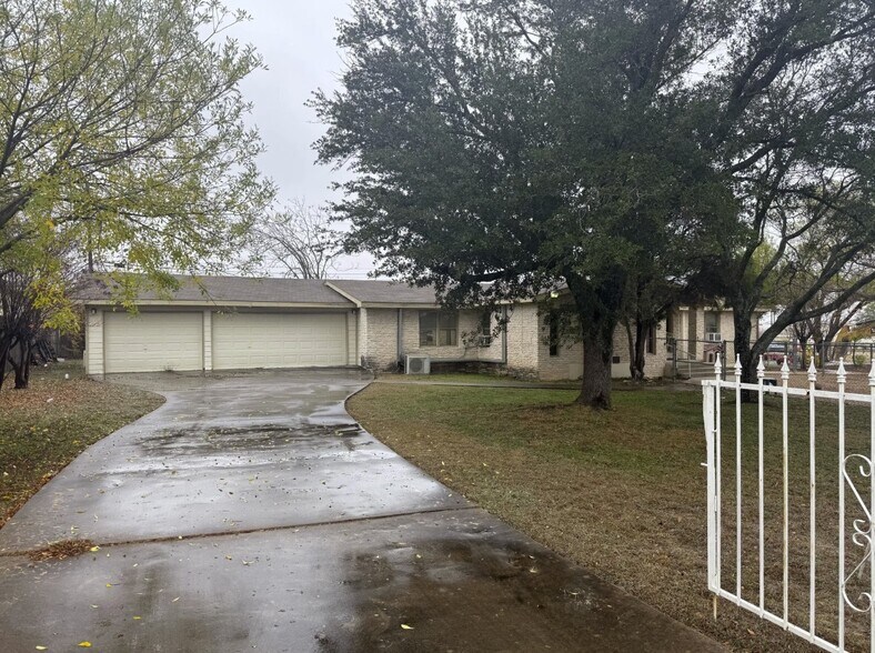 Primary Photo Of 1204 W Pecan St, Pflugerville Specialty For Lease