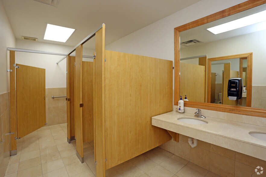 More Photos Of 6500 N Belt Line Rd, Irving Office For Lease