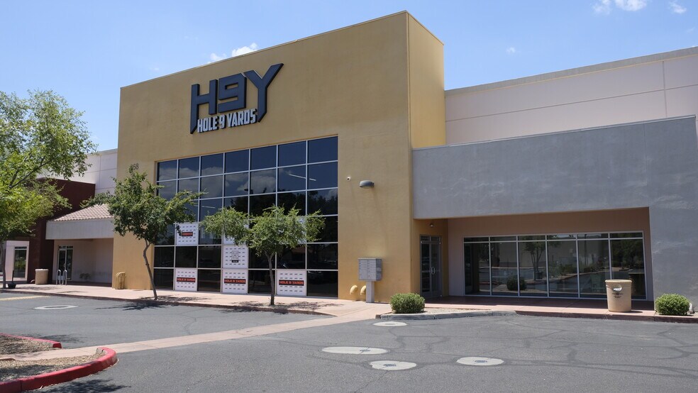 More Photos Of 868 N Gilbert Rd, Gilbert Freestanding For Lease