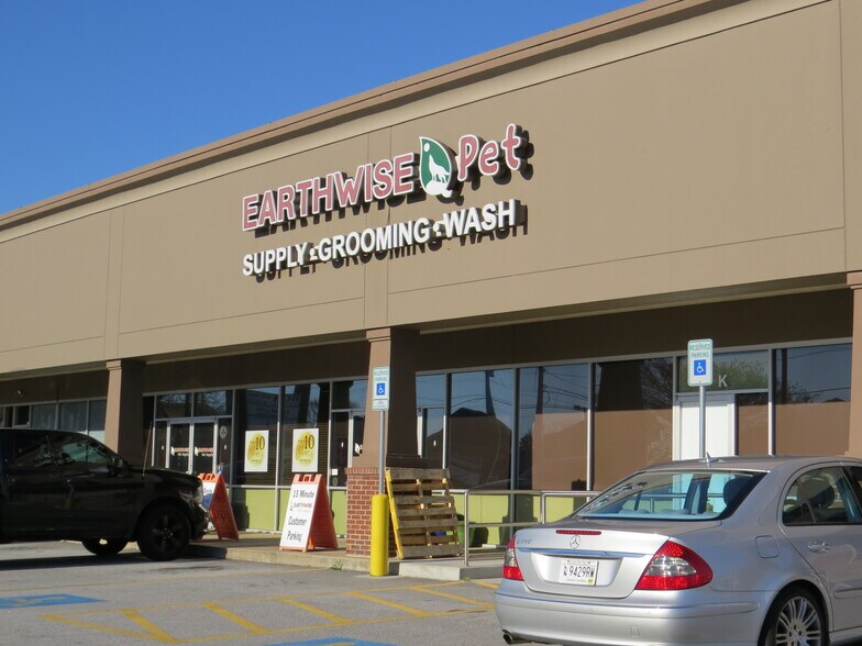 More Photos Of 2700 Woodruff Rd, Simpsonville Unknown For Lease