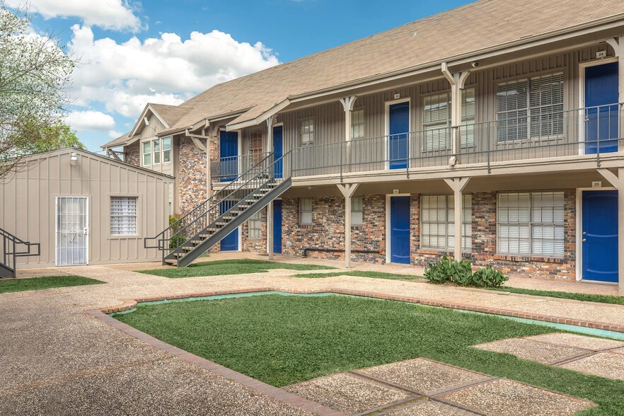 More Photos Of 6768 Renwick Dr, Houston Apartments For Sale