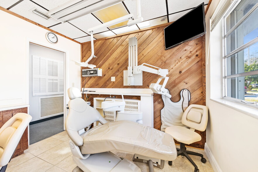 More Photos Of 1130 Bayview Dr, Fort Lauderdale Medical For Lease