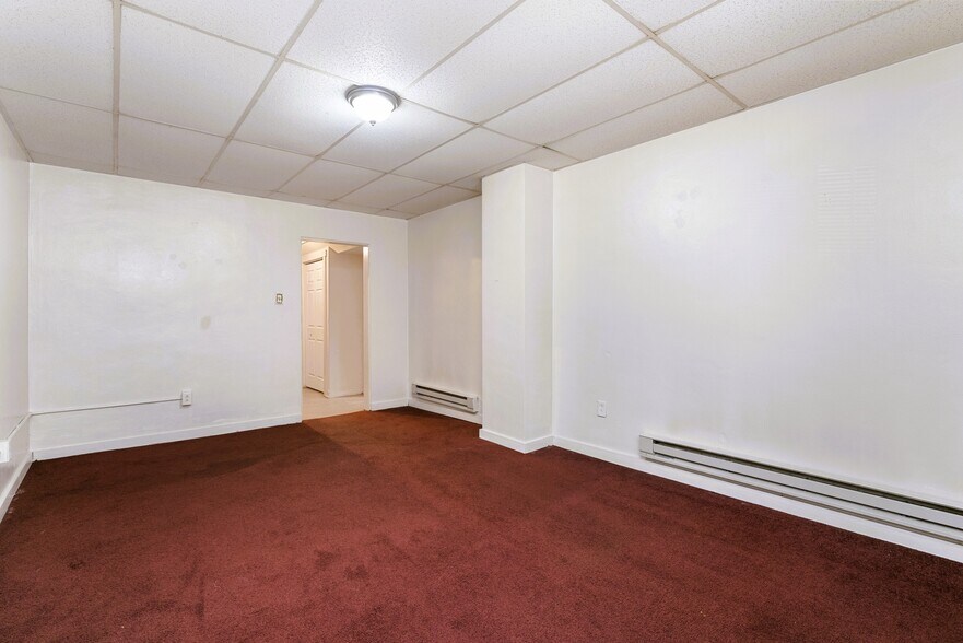 More Photos Of 610 Evans Ave, Mckeesport Bar For Sale