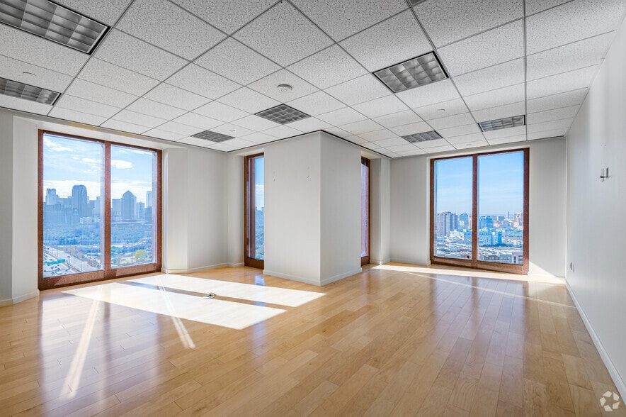 Photo of 16th Floor Ste 1650