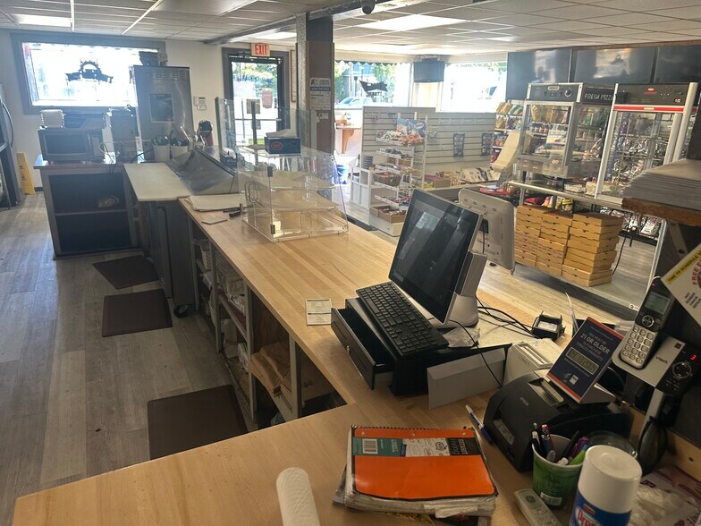 More Photos Of 2 Chadborne Rd, Sebago Lake Storefront Retail Residential For Sale