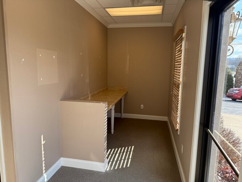 More Photos Of 127 Bob Fitz Rd, Gray Medical For Lease
